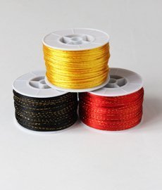 Шнур атласный с люрексом 2 мм 1/50 м Шнур атласный с люрексом 2 мм 1/50 м